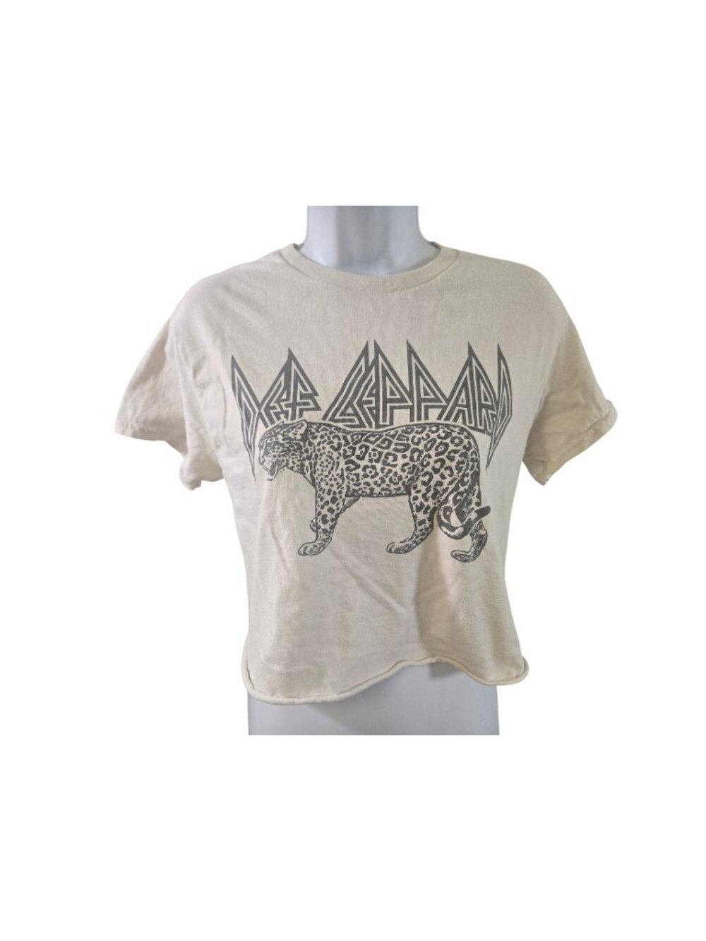 Def Leppard Leopard Graphic Cropped Tee Beige Womens M Cotton Blend Vintage-Styl